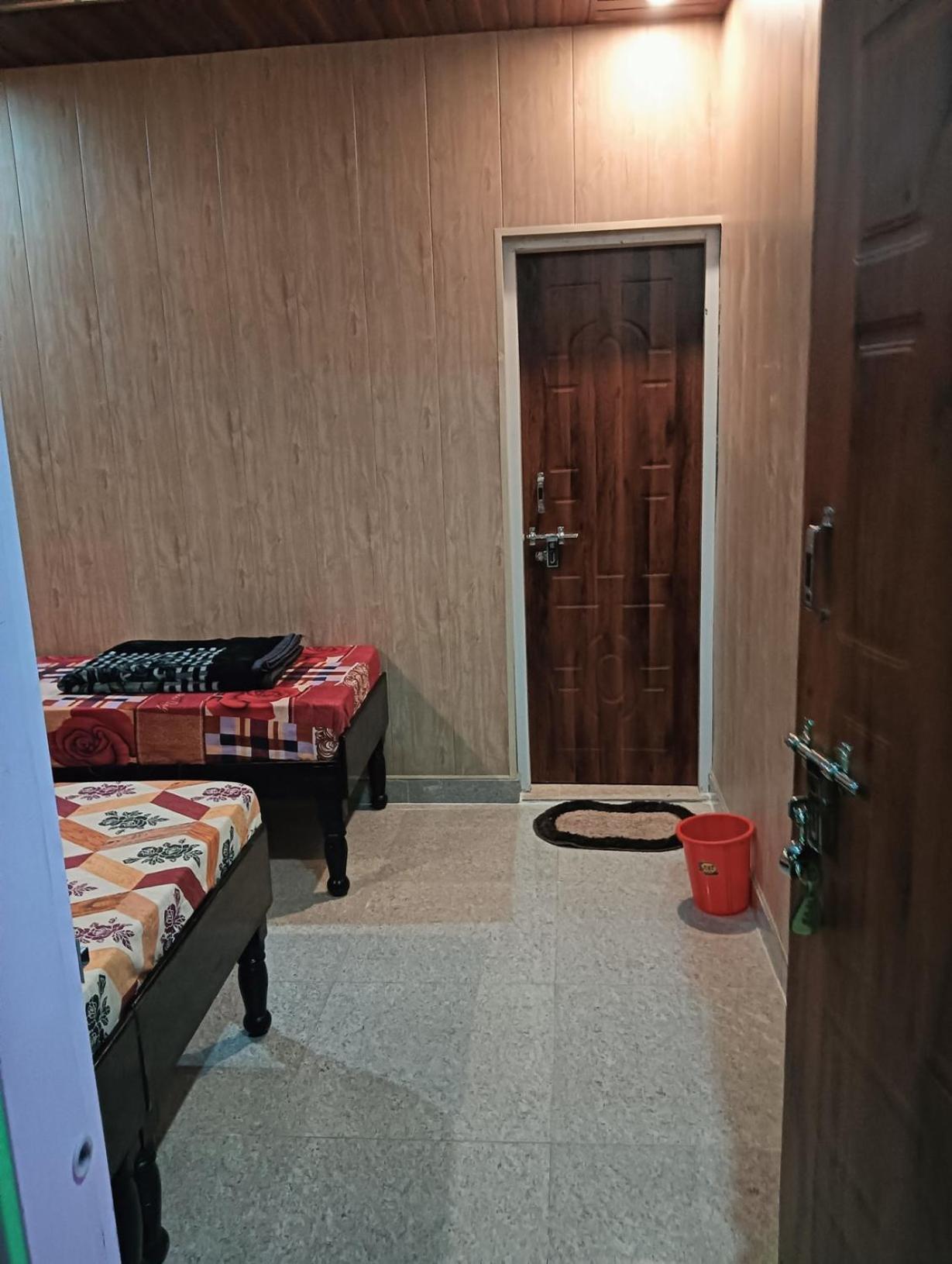 Hotel Chauhan Brothers Uttarkāshi Exteriör bild